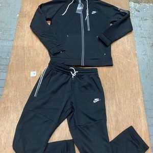 Nike sweatsuit